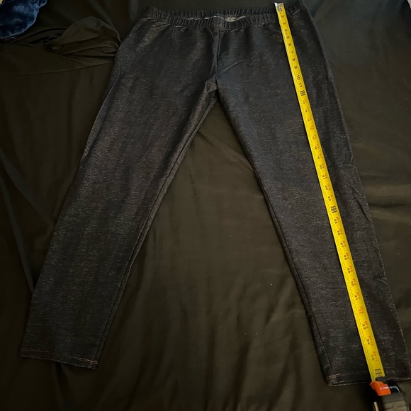 Junior’s No Boundaries size 3x/21 plus size denim color leggings - Picture 4 of 8